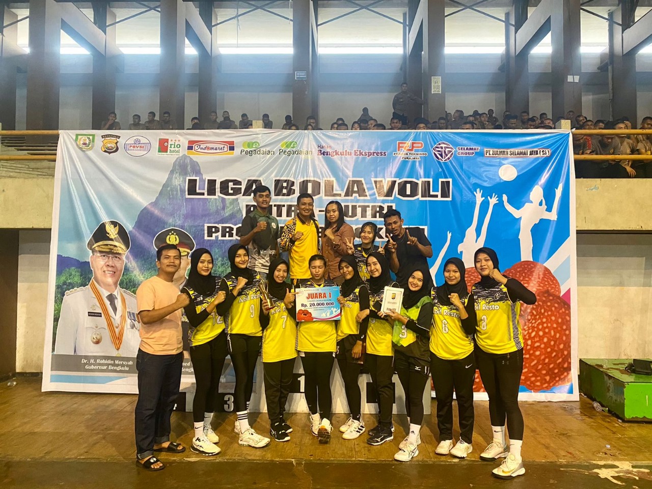 Juara 1 Liga Bola Volly, AKBP Yana Supriatna Apresiasi Kemenangan Club Voli Putri Abil Resto Mukomuko