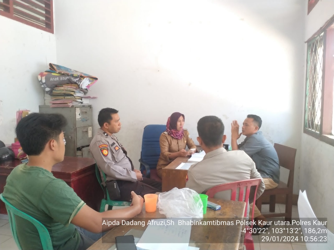 Sambangi Panwascam, Personel Polsek Maje Sampaikan Imbauan Kmatibmas Jelang Pemilu 