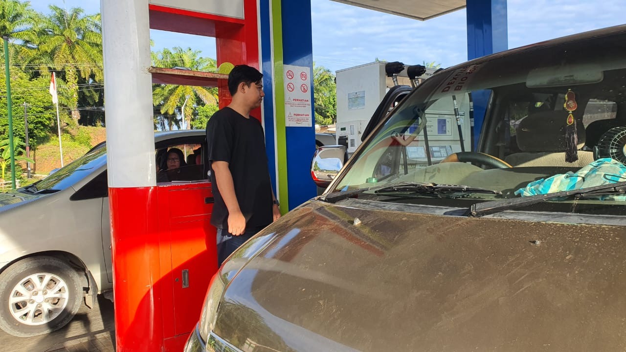 Polsek Giri Mulya Cek Ketersediaan BBM di SPBU Giri Mulya