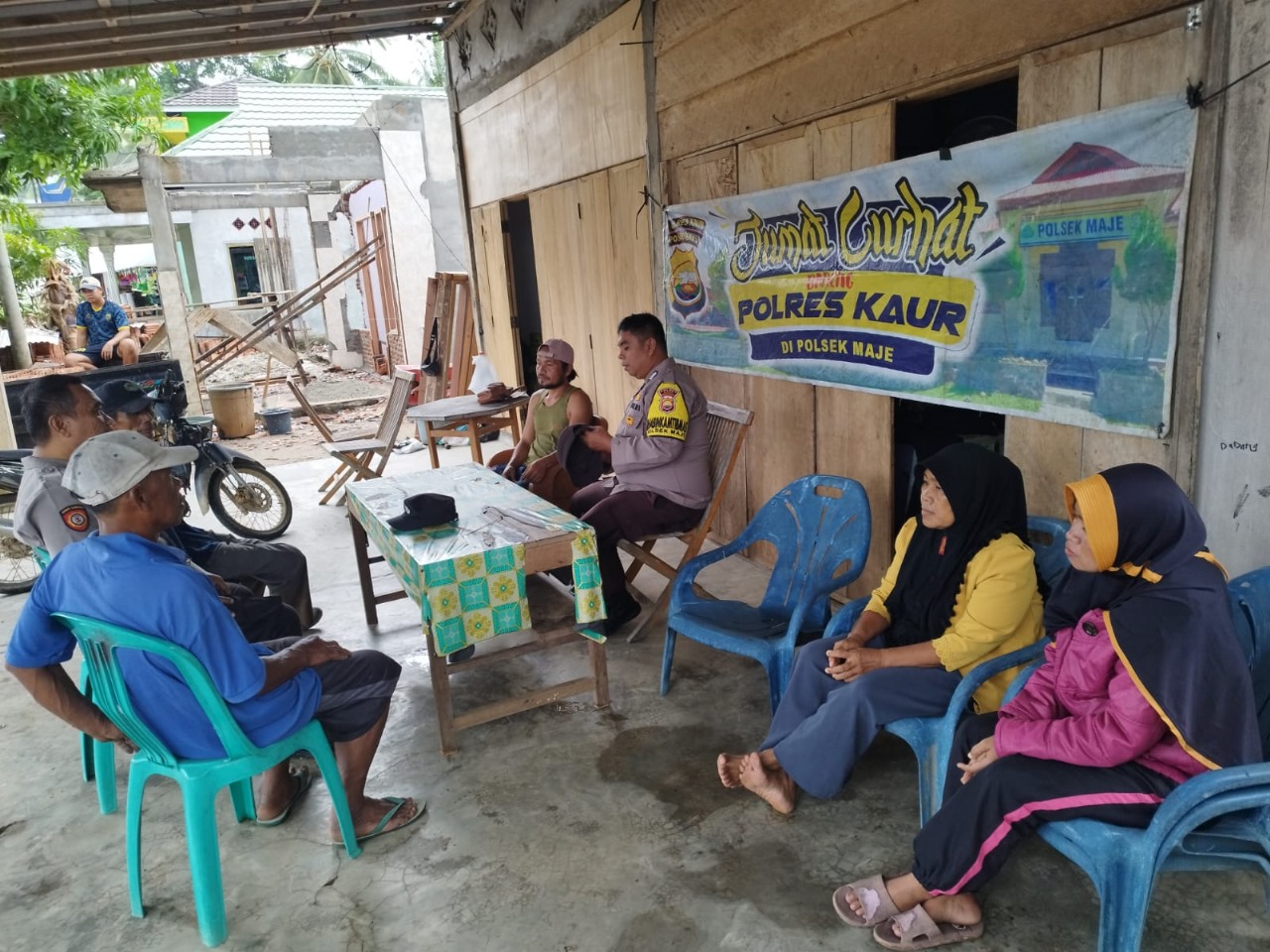 Melalui Jumat Curhat, Polsek Maje Dengarkan Aspirasi dari Warga Dusun Sawang Desa Tanjung Baru 