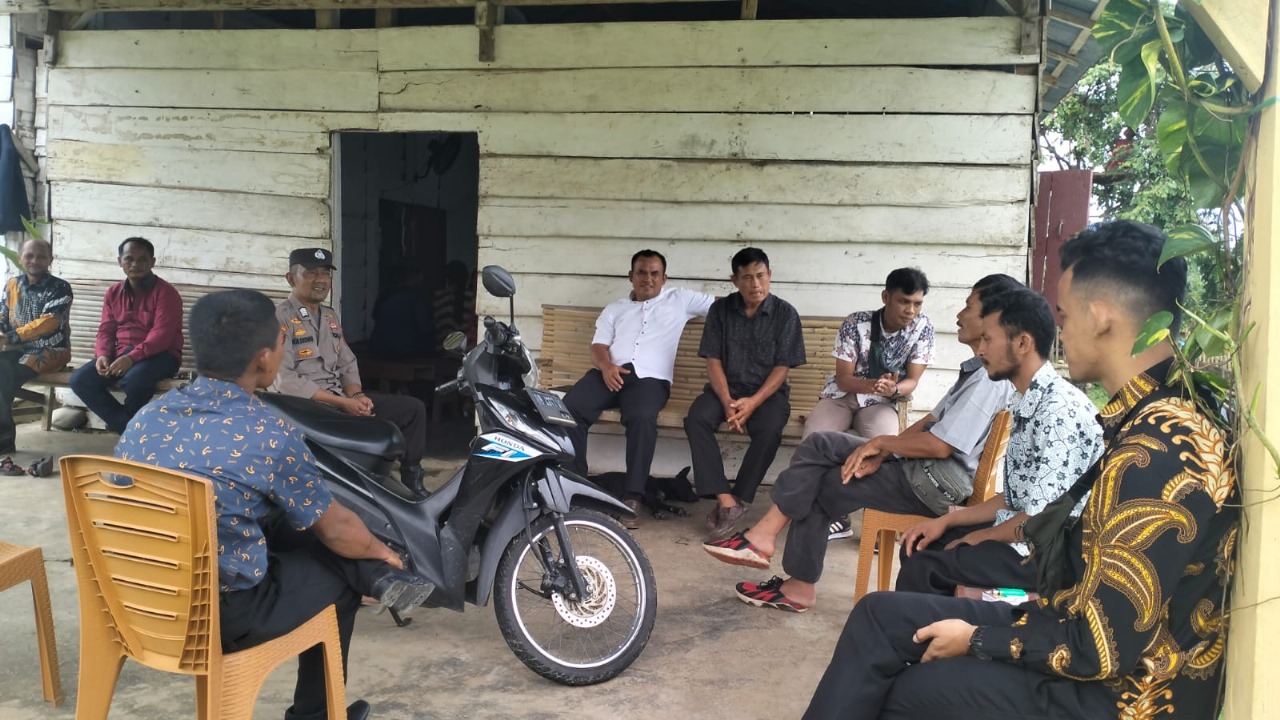 Sambangi Pospel HKBP Padang Petron, Bhabinkamtibmas Polsek Kaur Selatan Gelar Minggu Kasih 