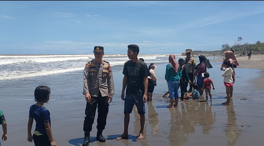 Kapolsek Lakukan Pengecekan Personel Pengamanan Objek Wisata serta Monitoring Situasi di Lokasi Objek Wisata