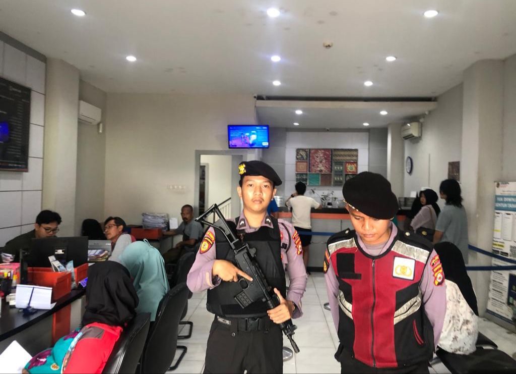 Personel Sat Samapta Polres Kaur Melakukan Patroli Dialogis Presisi, Ciptakan Kamtibas Kondusif 
