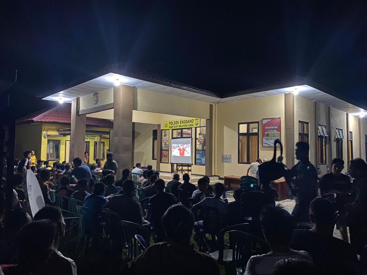 Polsek Enggano Gelar Nobar Pertandingan Semi Final Piala Asia U23 Antara Timnas Indonesia Vs Uzbekistan