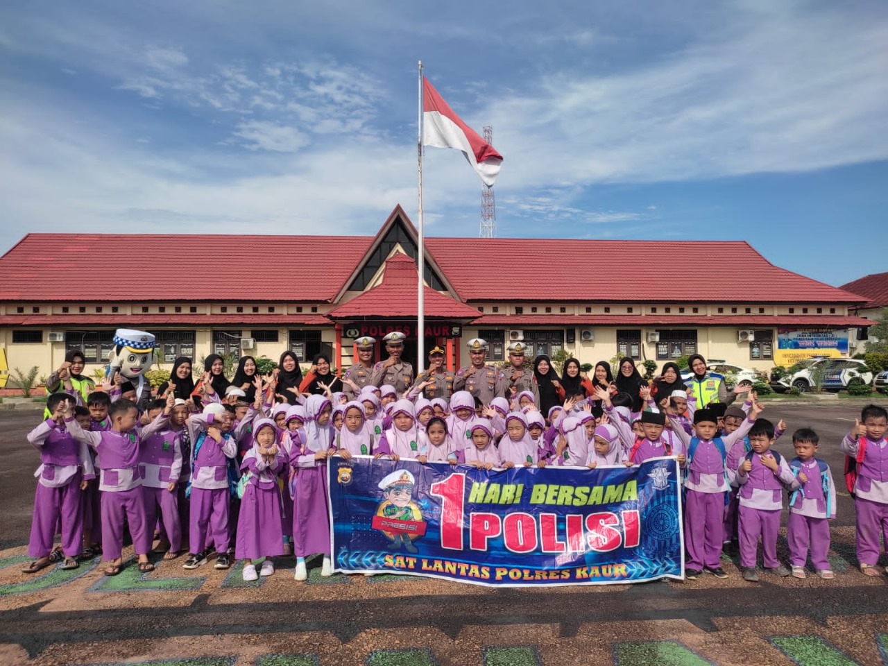 Satlantas Polres Kaur Gelar Kegiatan Sehari Bersama Pocil 