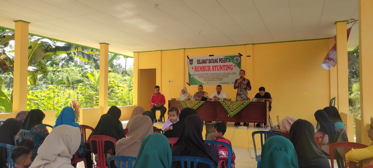 Bhabinkamtibmas Polsek Padang Jaya Menghadiri Giat Rembuk Stunting di Desa Talang Tua
