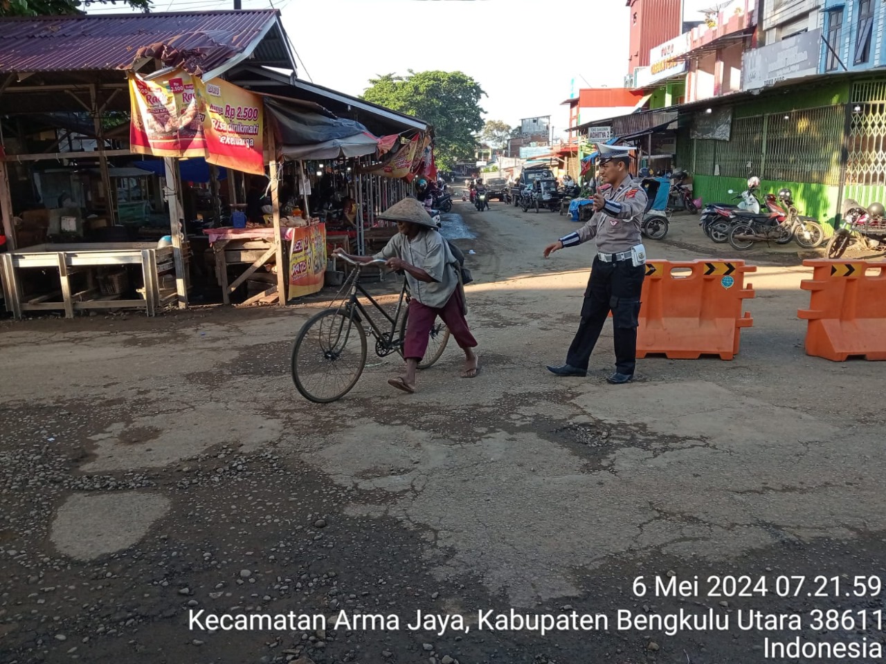 Personel Satlantas Polres Bengkulu Utara Maksimalkan Hak Setiap Pengguna Jalan, Wujud Kamseltibcarlantas