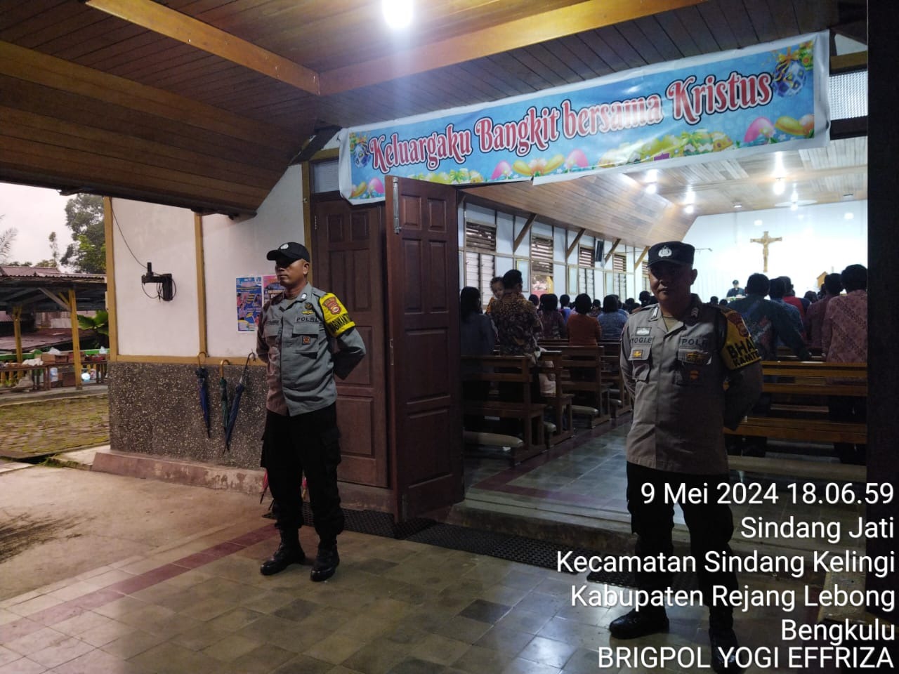 Polsek Sindang Kelingi Amankan Kegiatan Perayaan Kenaikan Isa Al-Masih di Gereja 