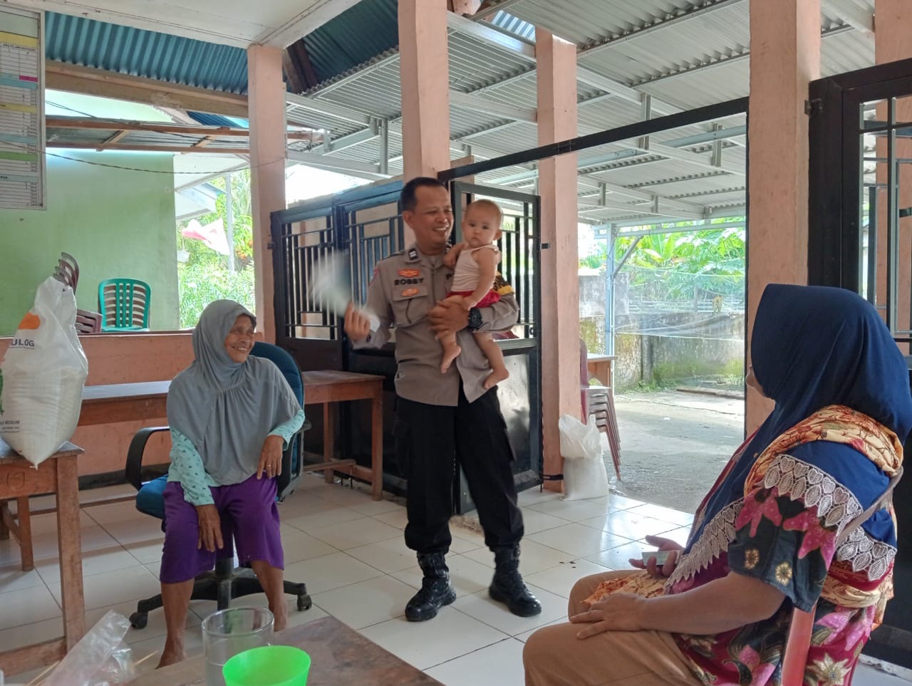 Jalin Sinergitas dalam Mewujudkan Kamtibmas yang Kondusif Polsek Pino Turunkan Bhabinkamtibmas ke Desa Binaan