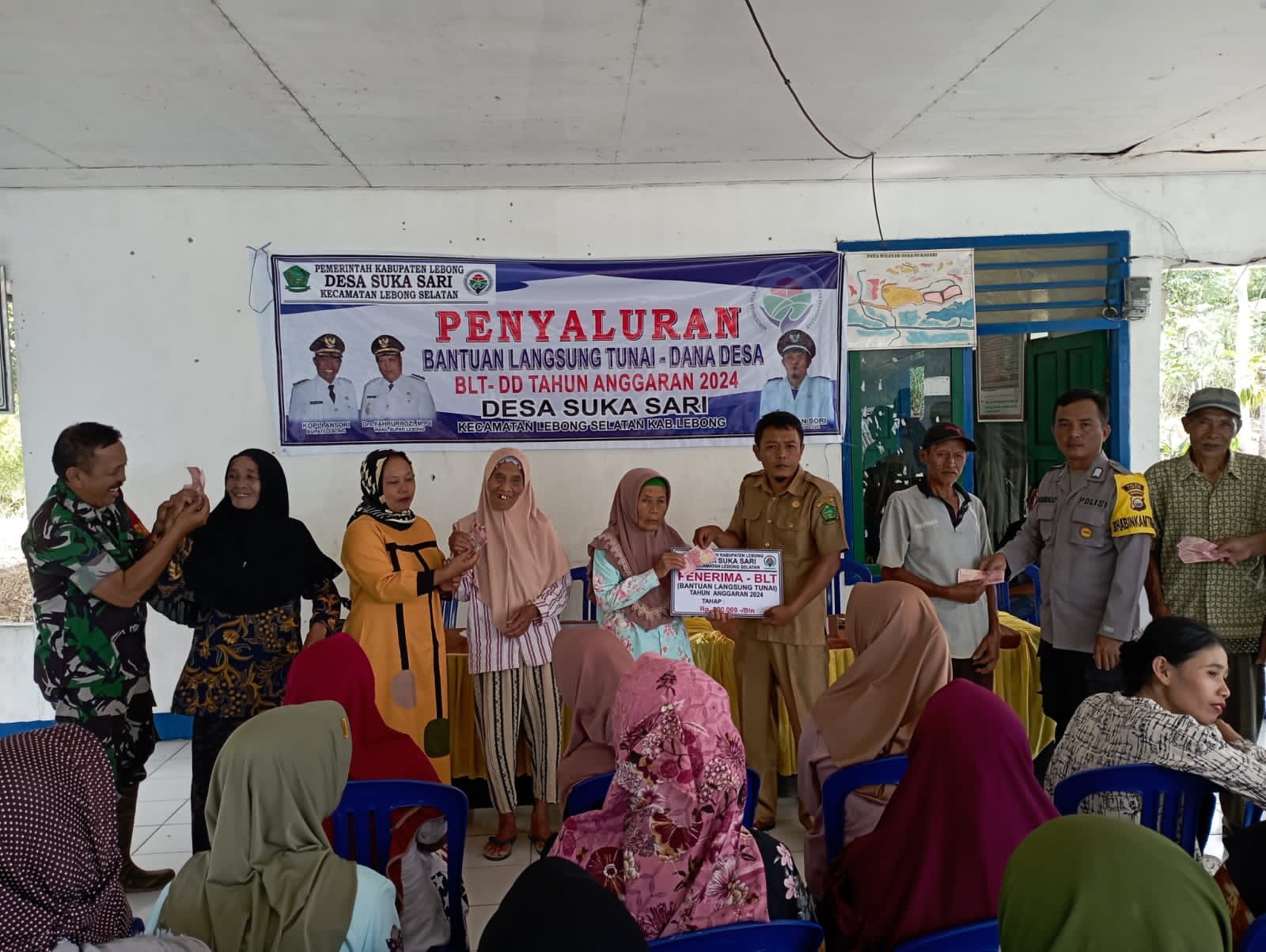 Bhabinkamtibmas Polsek Lebong Selatan Hadiri Penyaluran BLT DD di Desa Sukasari