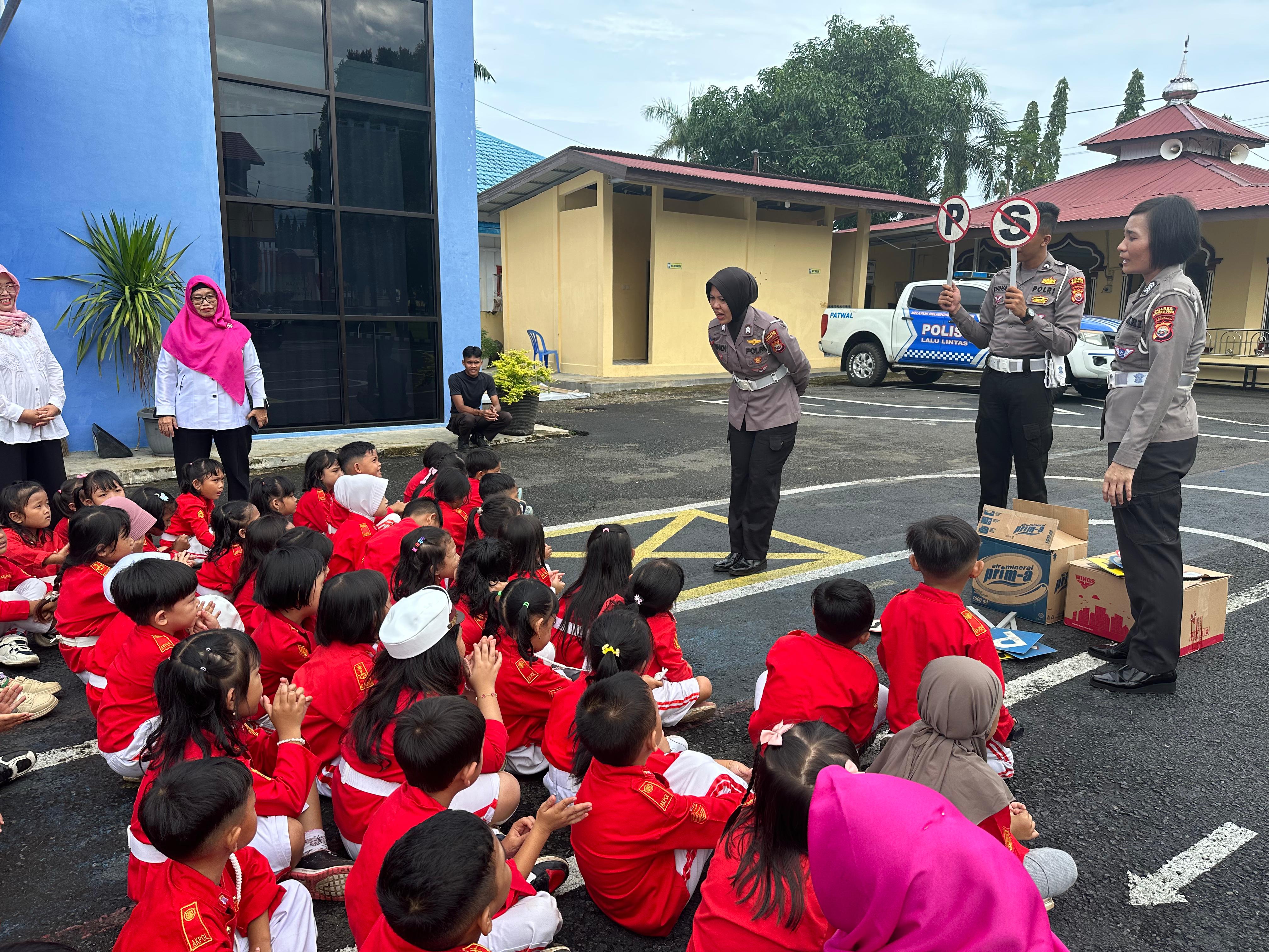 Polres Bengkulu Utara Terima Kunjungan TK Kemala Bhayangkari 29 Bengkulu Utara, Menanamkan Cinta dan Pemahaman Terhadap Kepolisian Sejak Dini