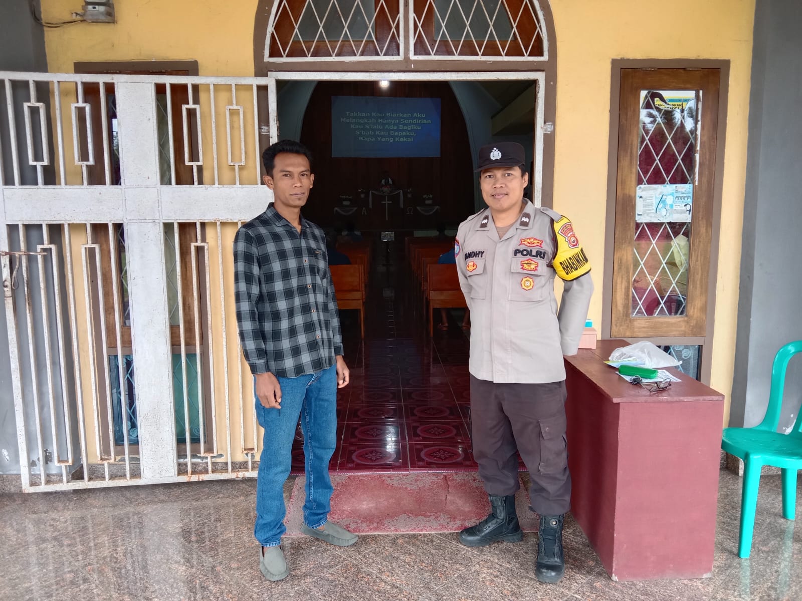 Polsek Selupu Rejang Laksanakan Pengamanan Ibadah Minggu di Gereja 