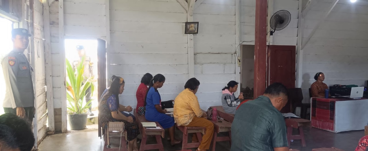 Minggu Kasih, Polsek Kaur Selatan bersama Jemaat Pospel HKBP Desa Padang Petron 