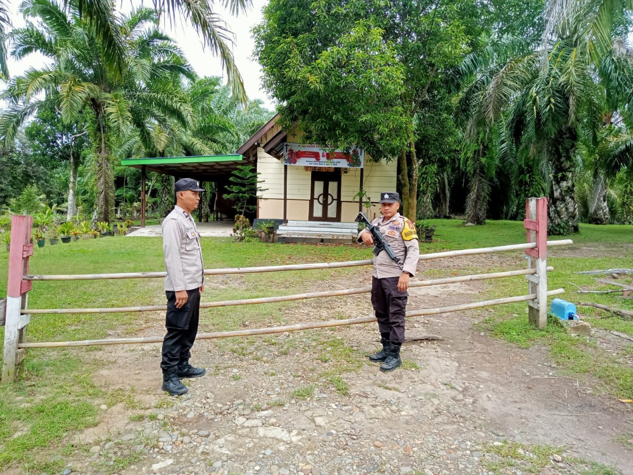 Polsek Maje Pengamanan Ibadah Gereja Umat Kristiani di Wilayah Hukum Polsek Maje