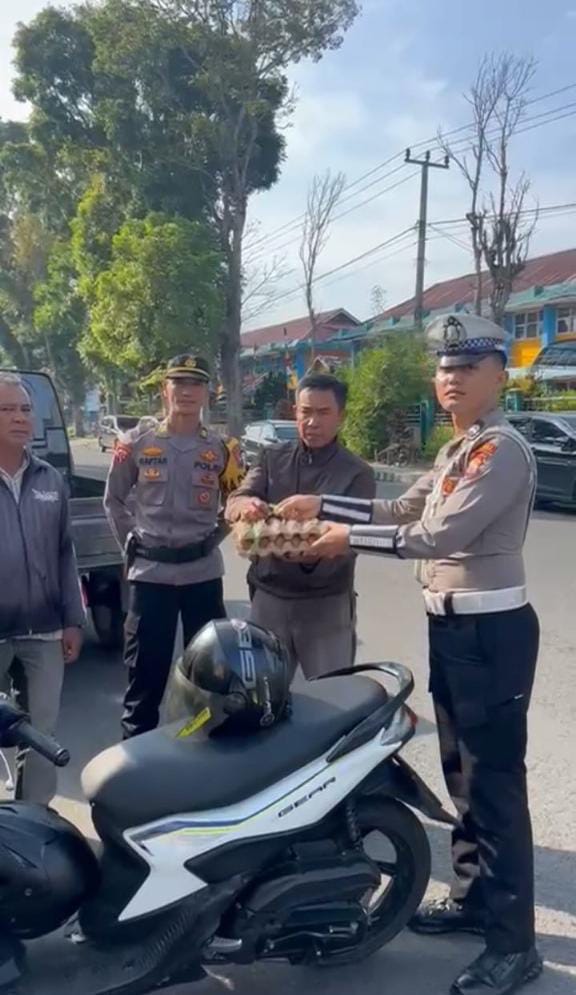 Polres Rejang Laksanakan Kegiatan Selasa Berbagi Kepada Warga Kurang Mampu