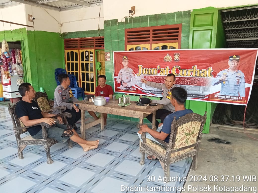 Jaga Ketertiban Kmatibmas di Wilkum, Polsek Kotapadanag Giatkan Jumat Curhat Bersama Warga 