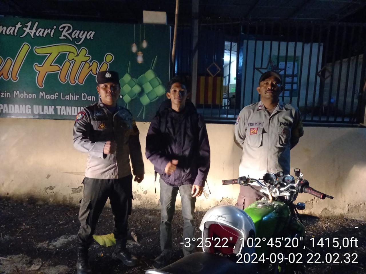 Berikan Keamanan Bagi Pengendara, Polsek Sindang Kelingi Laksanakan Pengawalan 