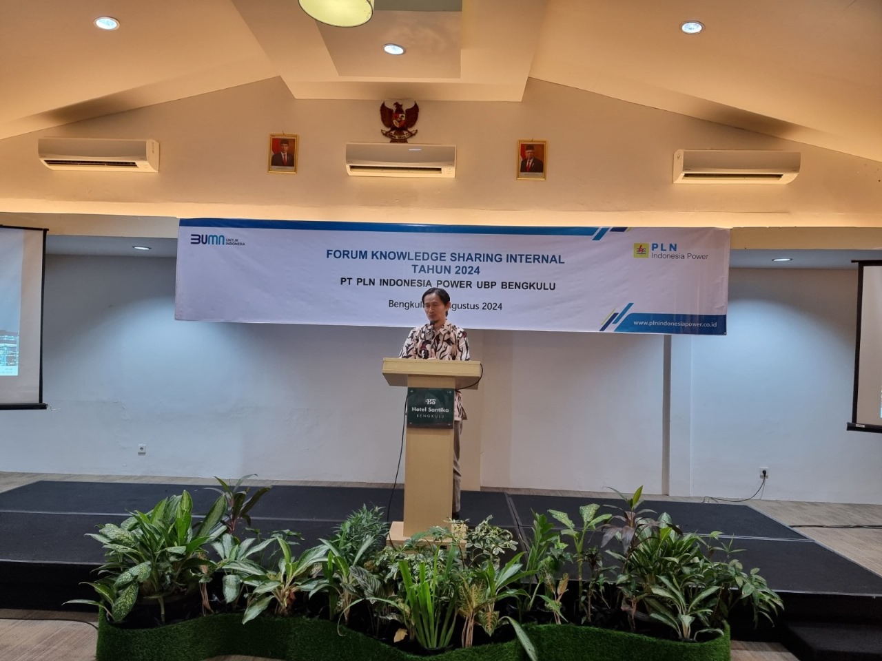 Manager UBP Bengkulu, Bapak Ariful Bahri memberikan sambutan dalam pembukaan Forum Knowledge Sharing Internal Tahun 2024