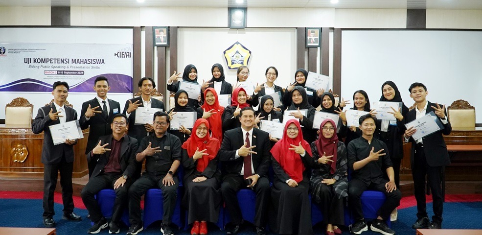 15 Mahasiswa Ilmu Komunikasi FISIP UNIB Lulus Uji Kompetensi Public Speaking dan Presentation Skills