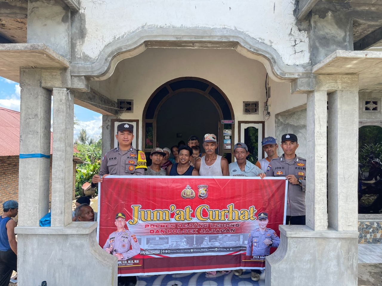 Polsek Sindang Dataran Gelar Kegiatan "Jumat Curhat" Bersama Bhabinkamtibmas untuk Tingkatkan Keamanan dan Kenyamanan Warga