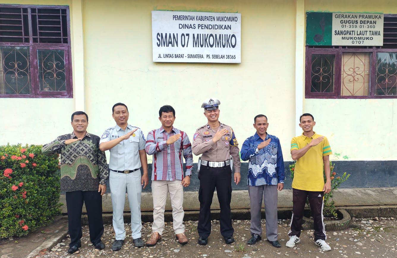 Jasa Raharja Bengkulu Melakukan Sosialisasi Pengajar Peduli Keselamatan Lalu Lintas di SMAN 07 Mukomuko