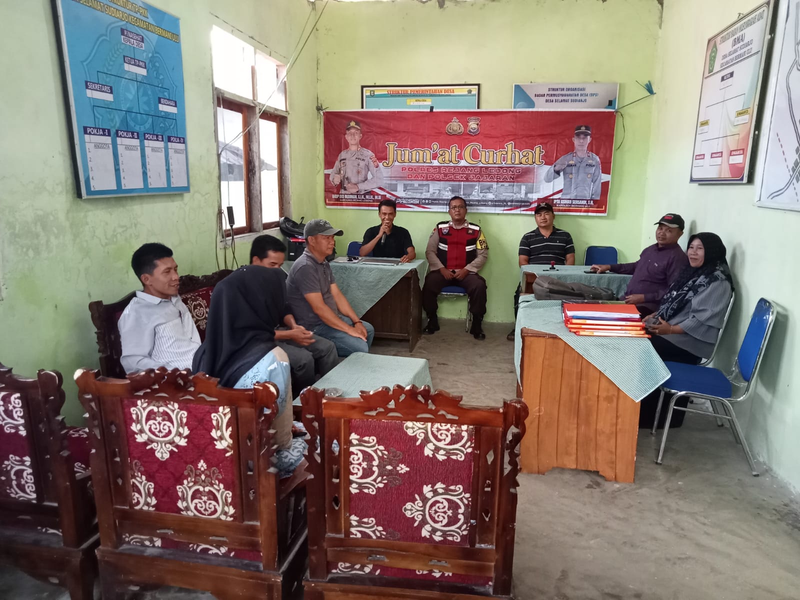 Polsek Bermani Ulu Gelar Jumat Curhat Bersama Masyarakat