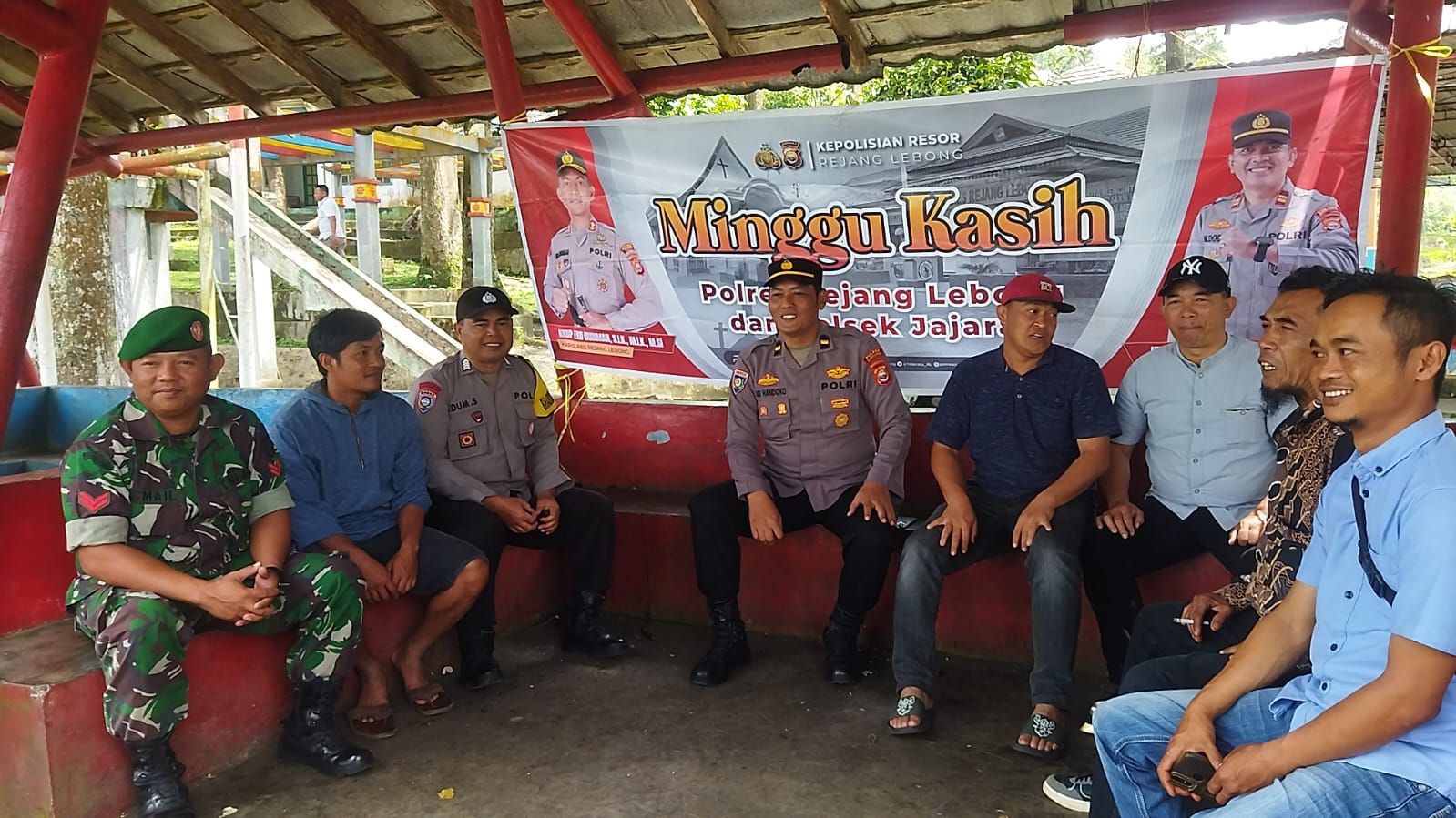 Polsek Sindang Kelingi Gelar Kegiatan Minggu Kasih, Dekatkan Polisi dengan Masyarakat