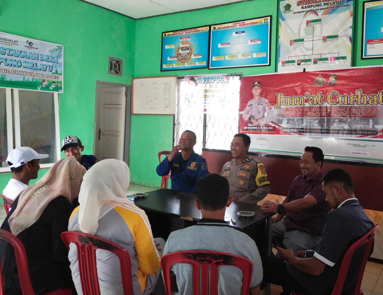 Polsek Bermani Ulu Gelar Kegiatan Jumat Curhat untuk Tingkatkan Keamanan Masyarakat