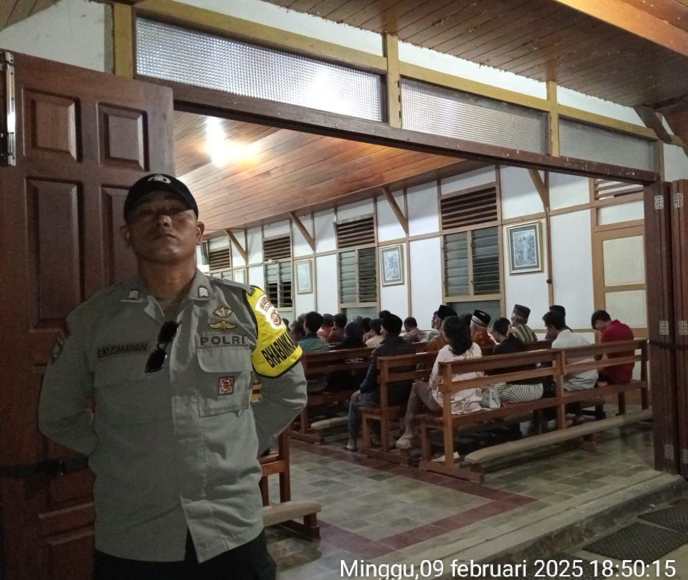 Polsek Sindang Kelingi Laksanakan Pengamanan Ibadah di Gereja Franciscus Asisi