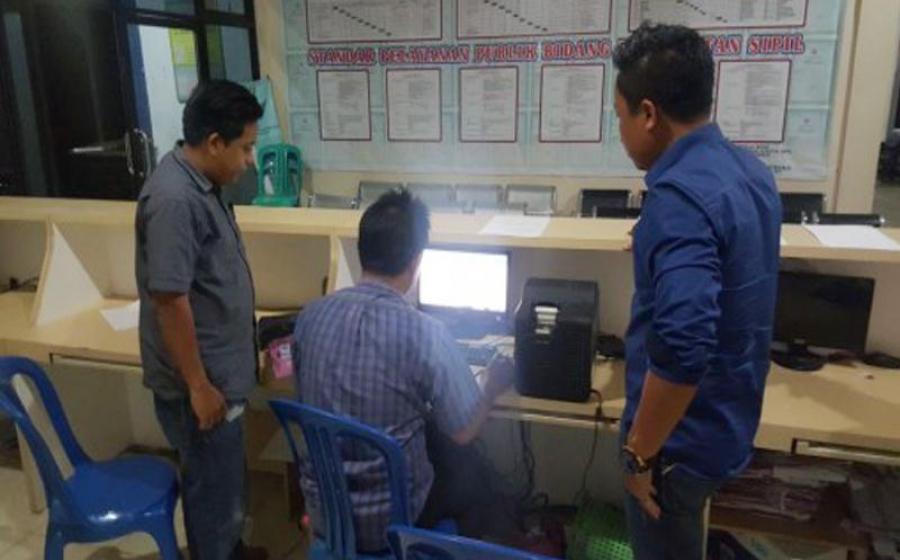Dinas Kependudukan dan Catatan Sipil Kota Bengkulu menargetkan mencetak 5000 e-KTP baru bagi warga kota yang belum punya e-KTP