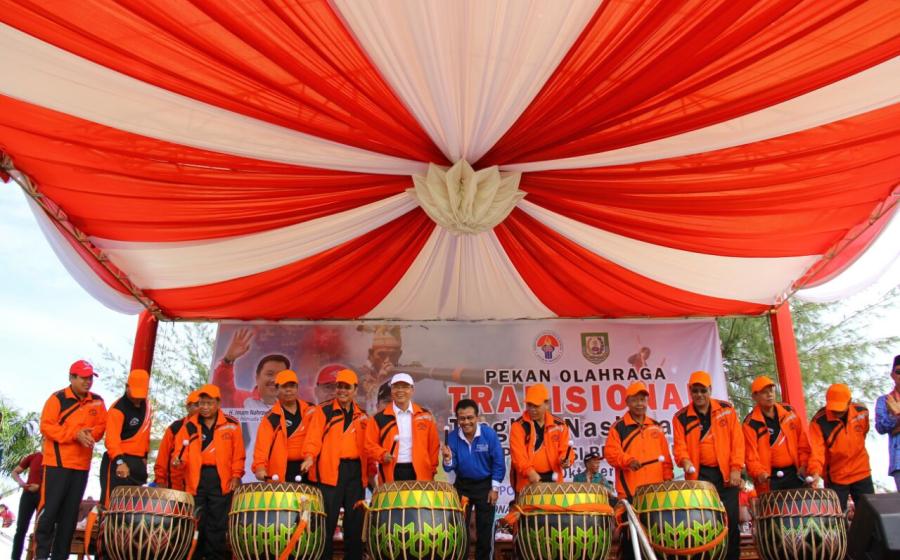POT-Pemukulan Dol menandai Pekan Olahraga Tradisional Tingkat Nasional V sudah dimulai.