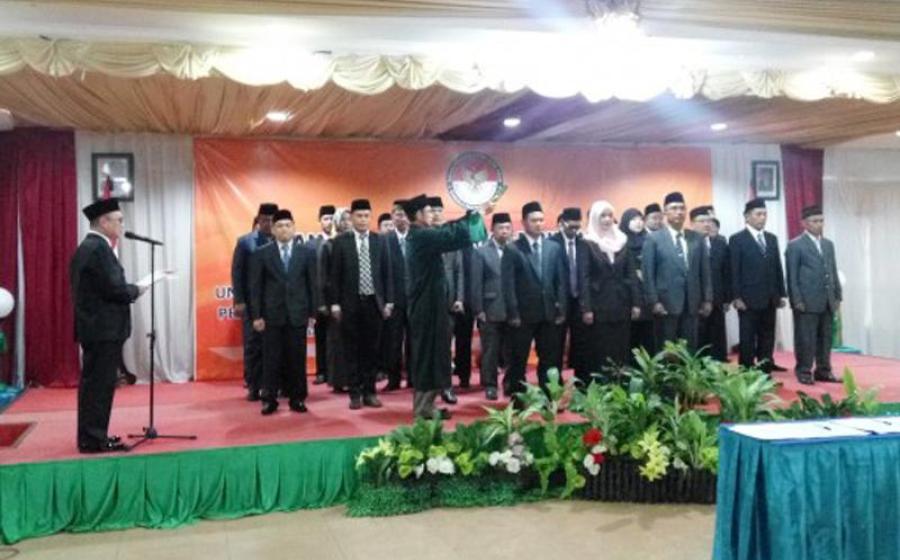 Badan Pengawas Pemilu (Bawaslu) Provinsi Bengkulu melantik dan mengambil sumpah puluhan anggota panitia pengawas Pemilu (Panwaslu) kota/kabupaten se- Provinsi Bengkulu, di Hotel Raffles City, Kota Bengkulu, Jumat (25/08/2017)