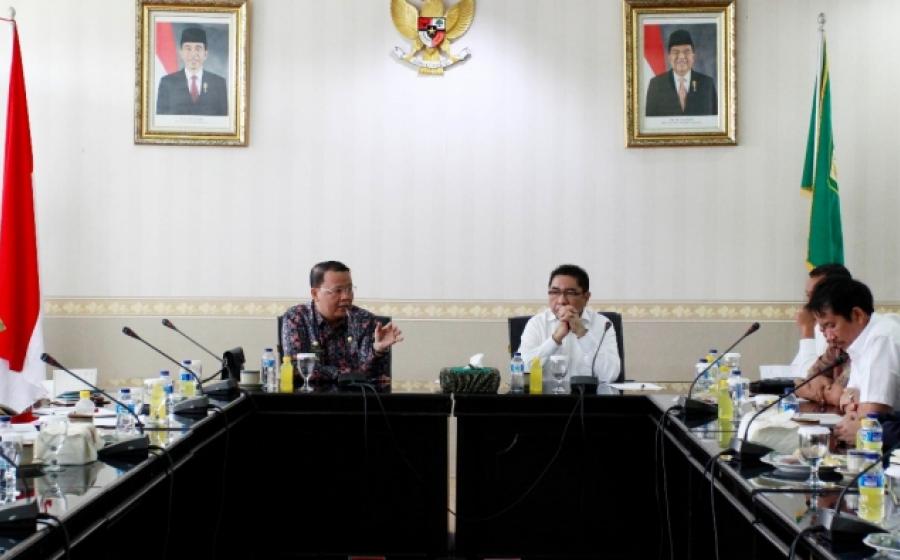 Pertemuan Plt Gubernur Bengkulu bersama Direktur Utama PT Pelindo II Elvyn G. Masassya, Direksi dan GM PT Pelindo II dalam Agenda Silahturahmi dan Paparan Tentang Rencana Pembangunan Pelabuhan Pulau Baai