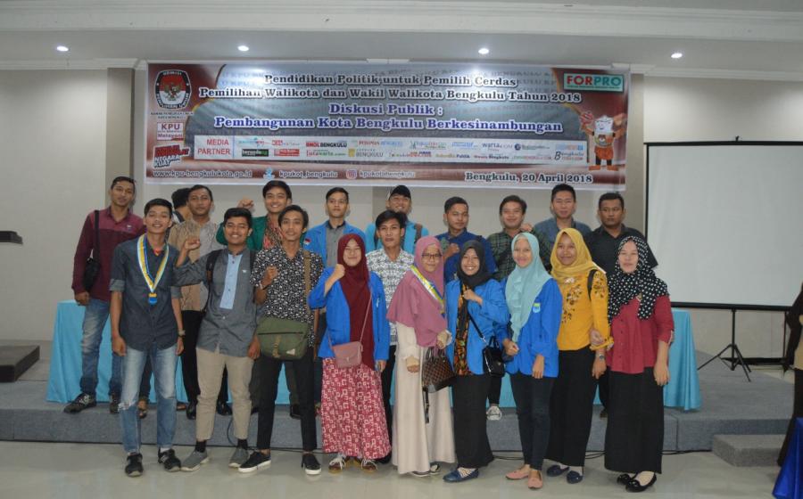 foto bersama kegiatan pendidikan politik