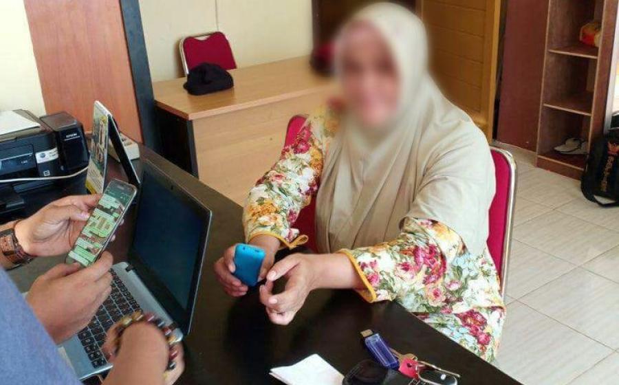 pns-yang-sebut-bom-surabaya-rekayasa-diberhentikan-sementara-dari-jabatannya