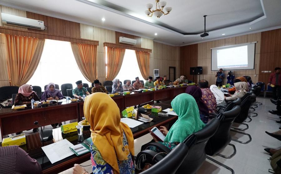 Sekretaris Daerah Provinsi Bengkulu Nopian Andusti saat memimpin Rapat Kelompok Kerja (Pokja)