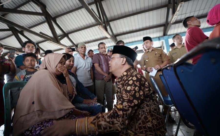 Plt Gub berikan Support dan yakinkan pihak keluarga bahwa upaya pencarian korban nelayan tenggelam akan di lakukan secara maksimal