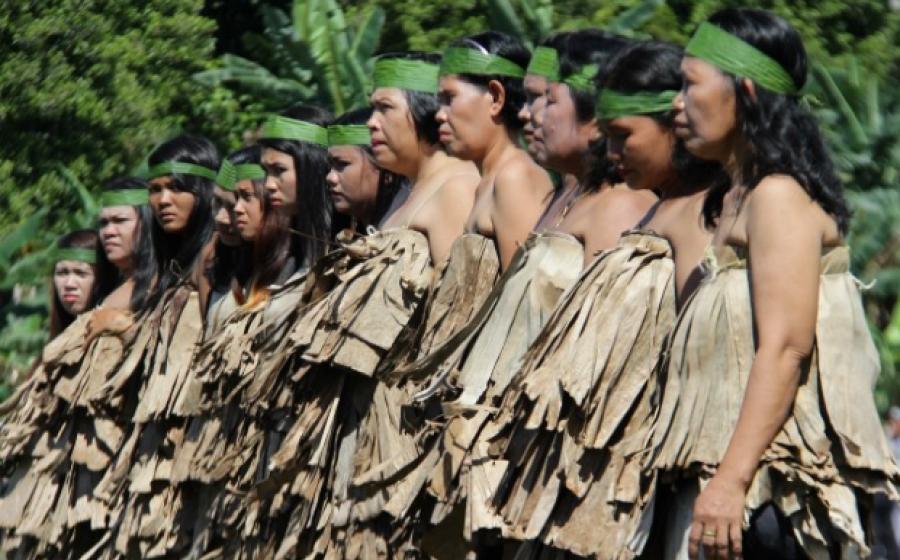 pakaian tari tradisional suku enggano