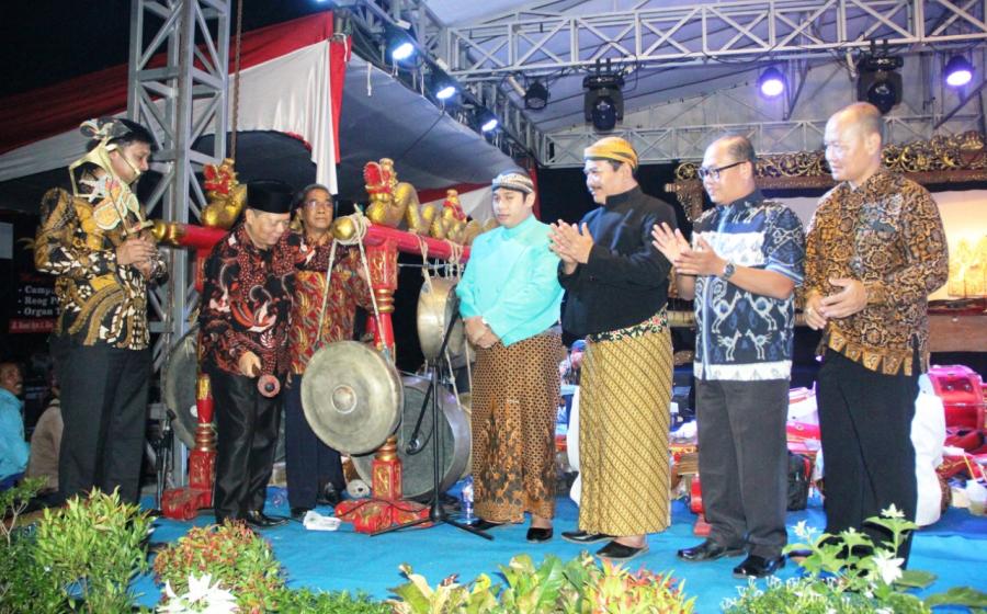 Pagelaran Wayang Kulit