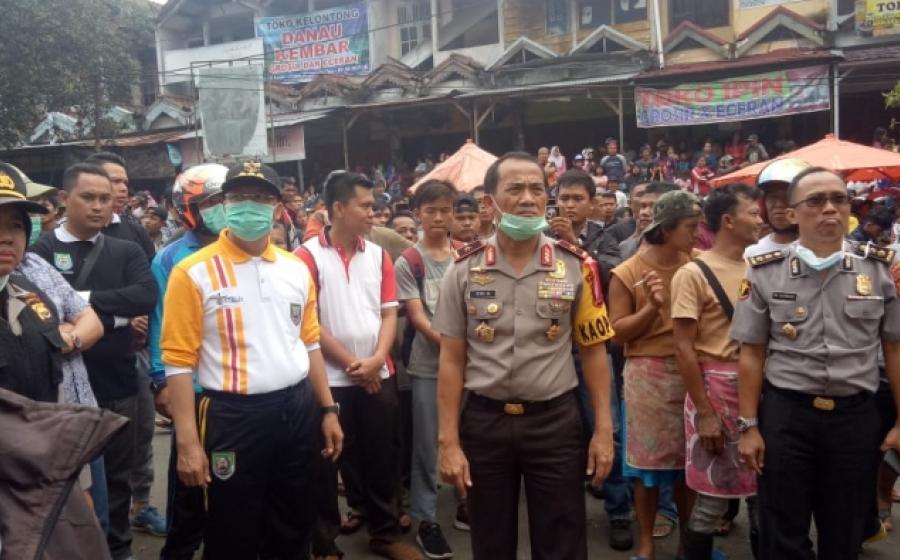 gubernur bersama kapolda tinjau lokasi kebakaran