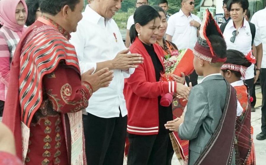 Presiden dan Ibu Iriana Tiba di Kabupaten Samosir