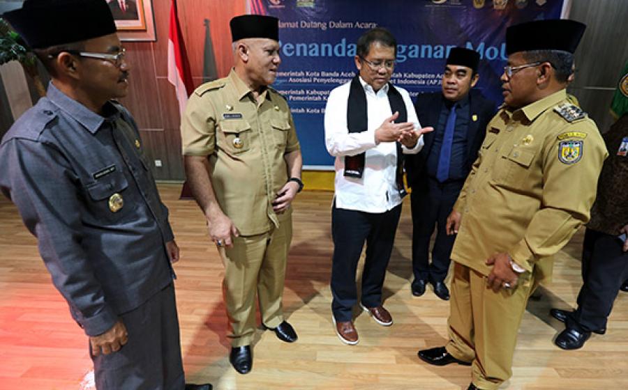 Mentri komunikasi dan informatika Rudiantara