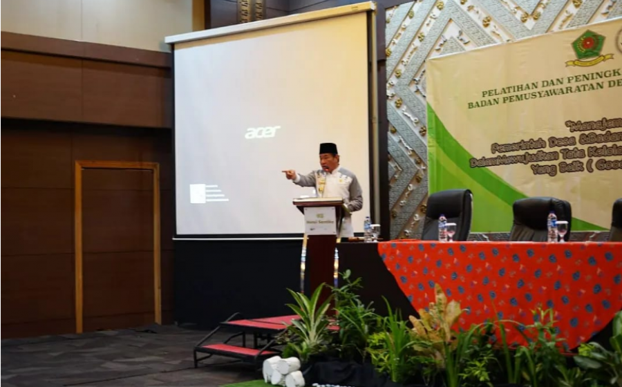 Wakil Gubernur (Wagub) Bengkulu Rosjonsyah membuk acara pembukaan peningkatan kapasitas kepala Desa dan ketua BPD se Kabupaten Rejang Lebong yang dilaksanakan di Hotel Santika