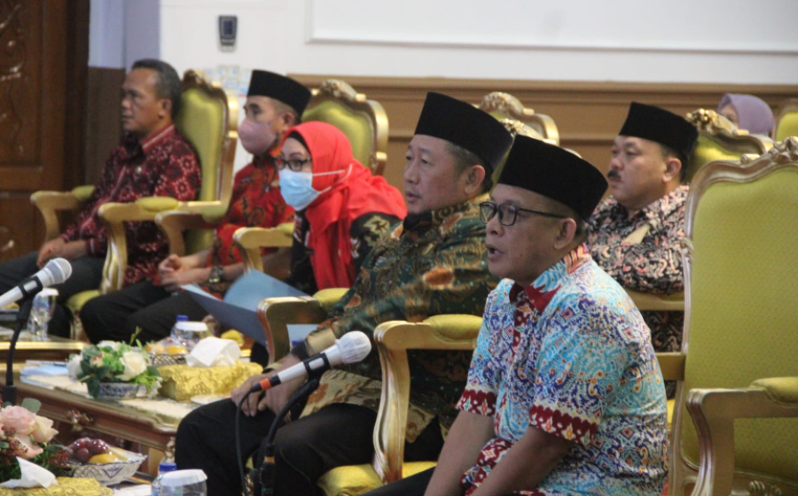 Rapat Koordinasi Perkembangan Kinerja APBN Semester I Tahun 2022 (Evaluasi Kinerja APBN, DAK Fisik, Dana Desa, Program KUR dan UMi) secara Hybrid, di Gedung Daerah Balai Raya Semarak Bengkulu