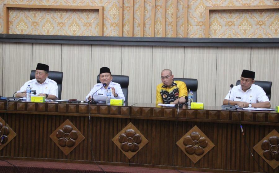  Persiapan penyambutan kunjungan kerja Menteri Pariwisata dan Ekonomi Kreatif (Menparekraf) RI Sandiaga Salahuddin Uno terus dimatangkan. Pemerintah provinsi (Pemprov) Bengkulu bersama Pemkab Rejang Lebong melaksanakan rapat bersama untuk menyambut Menparekraf Sandiaga Salahuddin Uno di Bumi Rafflesia, di Ruang Pola Pemprov Bengkulu, Rabu (27/07/2022).