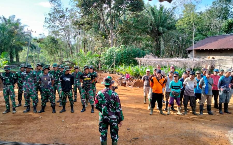 sebelum melakukan tugas kerja satgas TMMD melakukan apel pagi terlebih dahulu