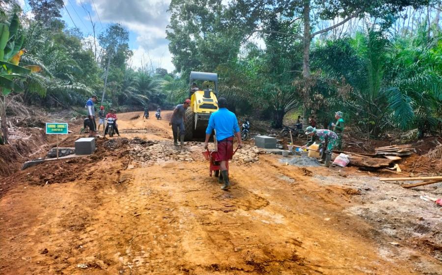 Memasuki Hari ke-12 TMMD, Satgas Bersama Masyarakat Tetap Semangat
