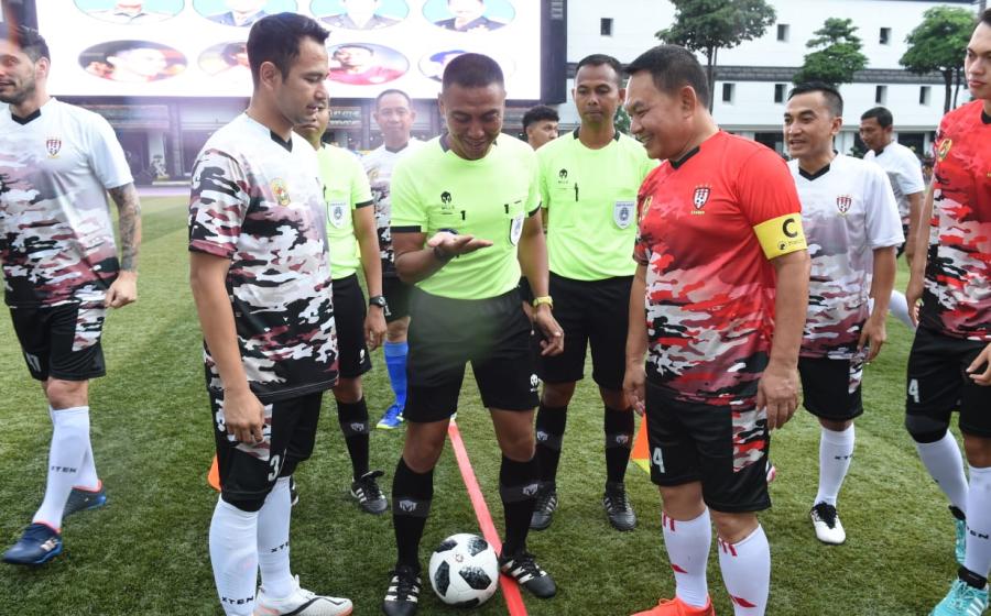 KSAD Jenderal TNI Dudung Abdurachman saat ikuti Laga Pati TNI AD Lawan Selebriti