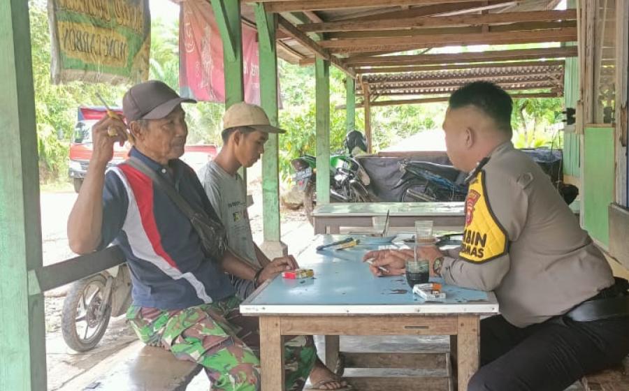 Lakukan Sambang, Bhabinkamtibmas Ajak Pemuda Jauhi Pengaruh Pergaulan Bebas 