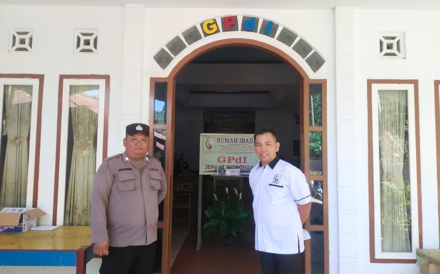 Polsek Giri Mulya Amankan Gereja Demi Khusyuknya Ibadah